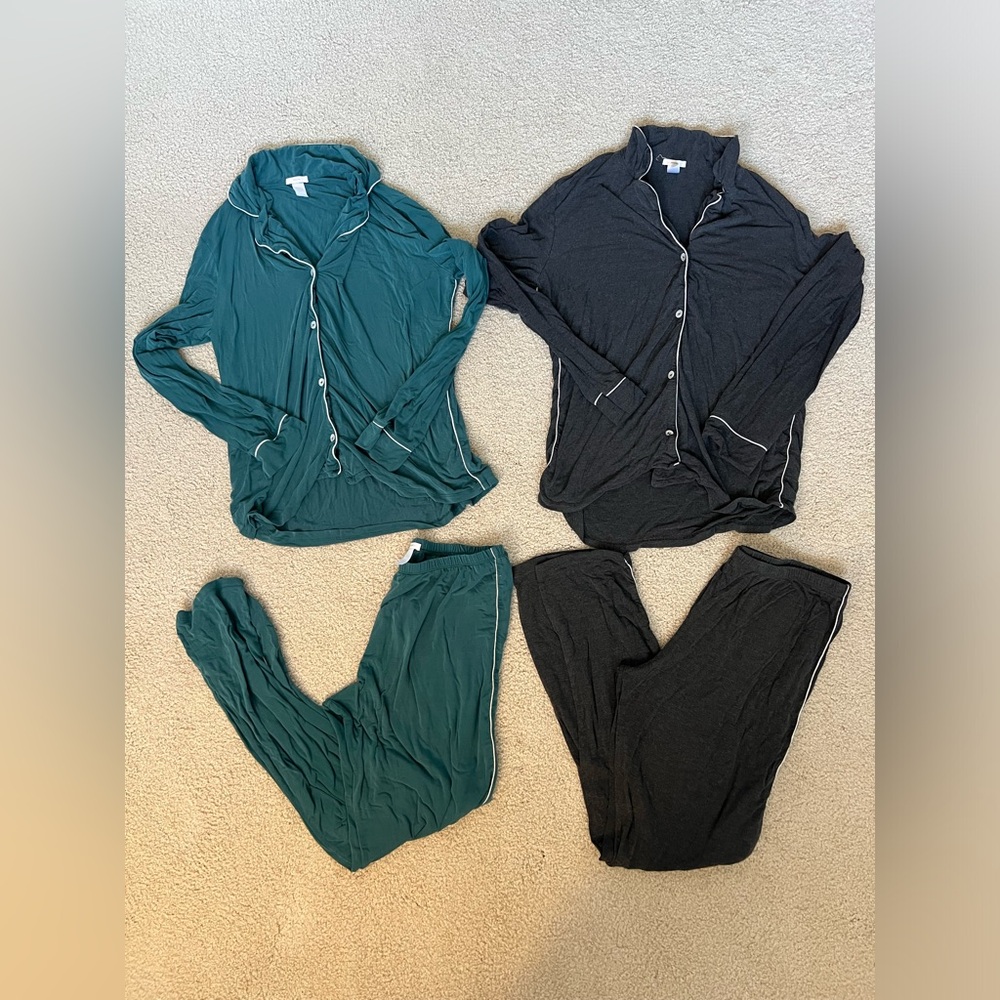 Eberjay pajamas (2pairs) size small